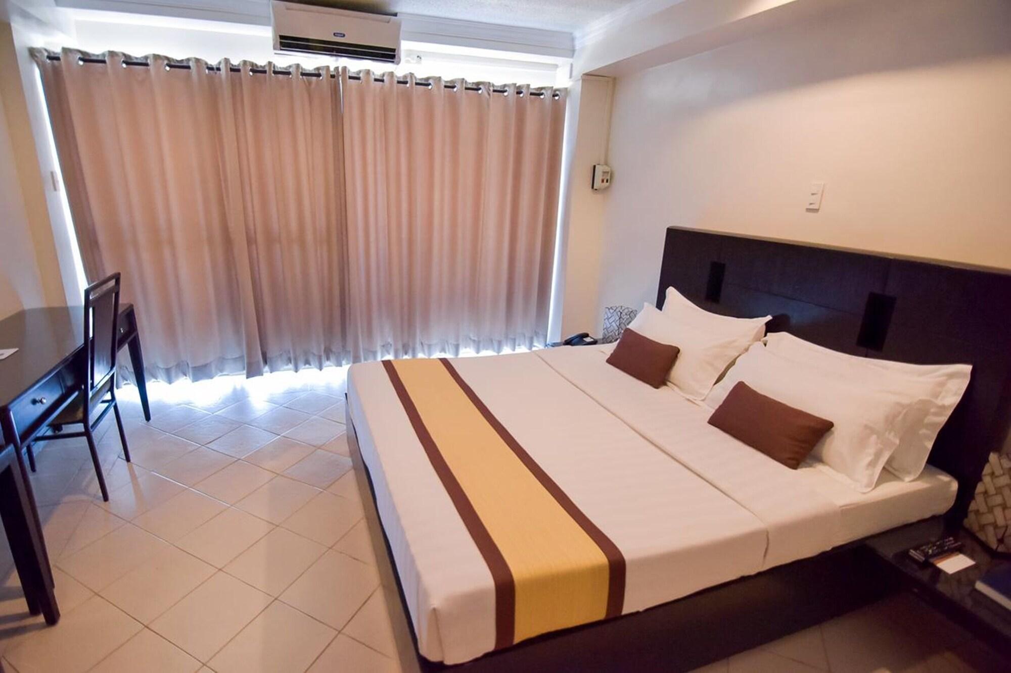 Hotel Tavern סוריגאו מראה חיצוני תמונה