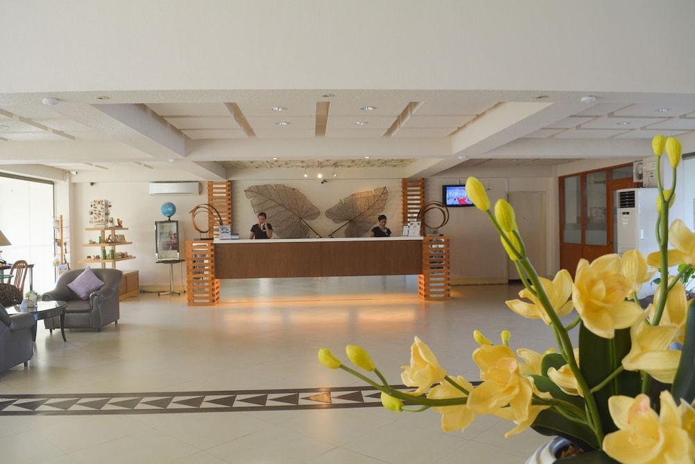 Hotel Tavern סוריגאו מראה חיצוני תמונה