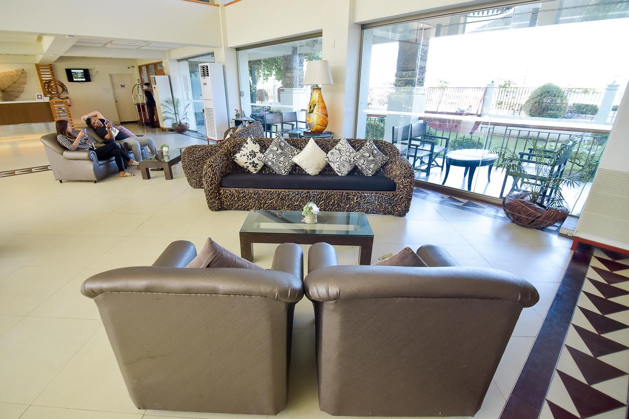Hotel Tavern סוריגאו מראה חיצוני תמונה