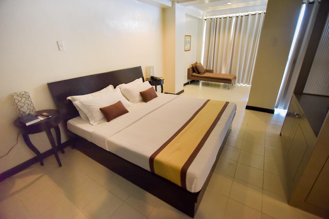 Hotel Tavern סוריגאו מראה חיצוני תמונה